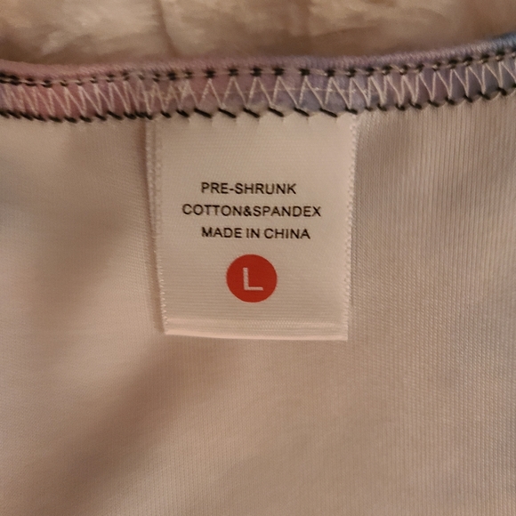 2 Women's racer back tank tops - Picture 4 of 5